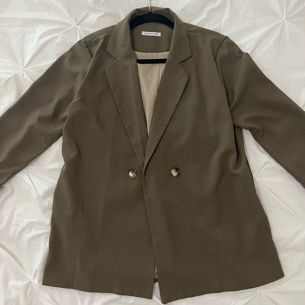 Oversized blazer + mini skirt Neutral set
